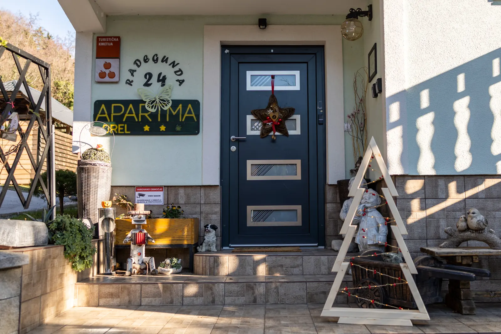 Ulaz u Apartmaji Orel, Radegunda 24